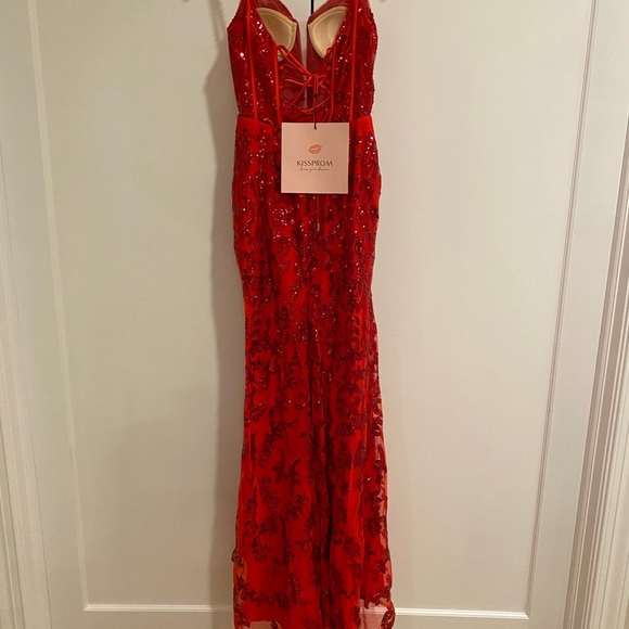 Red sequins prom dress. Size 4 - Picture 2 of 6